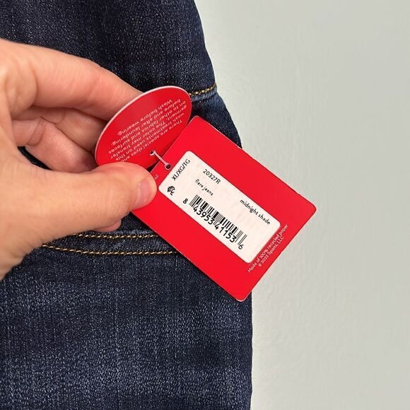 Spanx Flare Jeans in Midnight Shade NWT - Picture 4 of 9